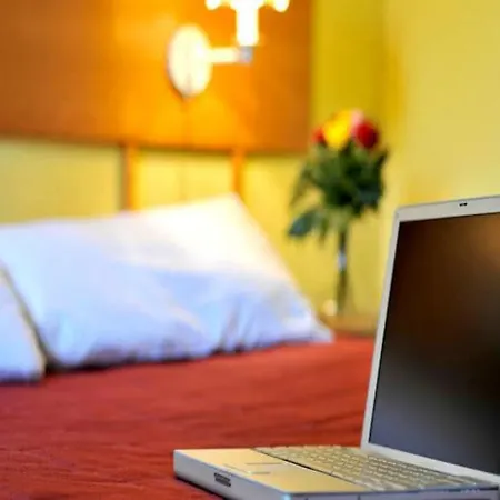 Otel Et St Christophe Cergy